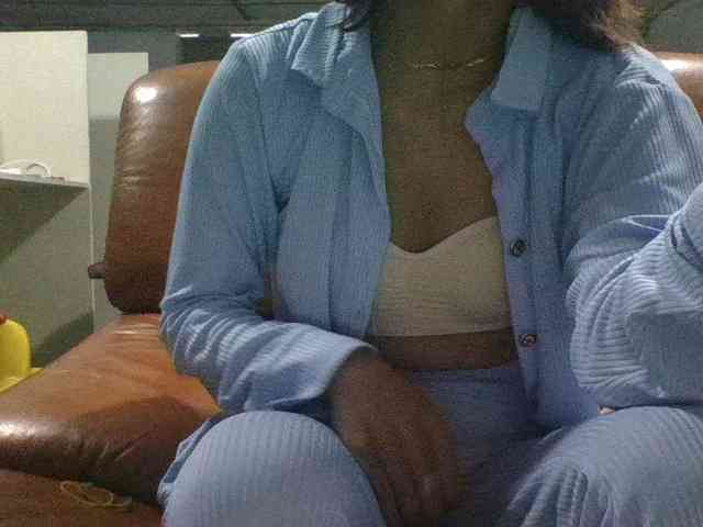 Brenda8824 webcam