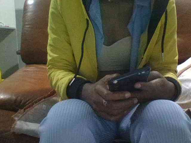 Brenda8824 webcam