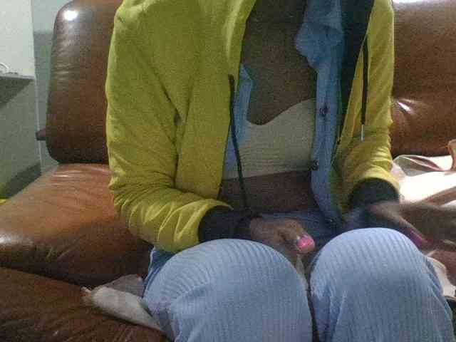 Brenda8824 webcam