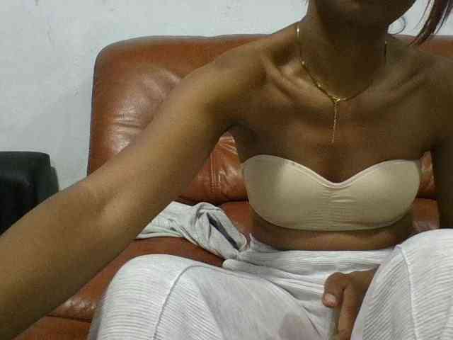 Brenda8824 webcam