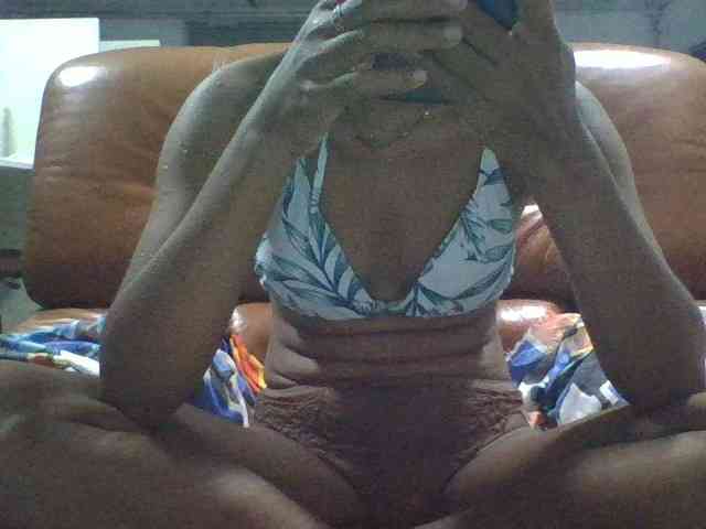 Brenda8824 webcam