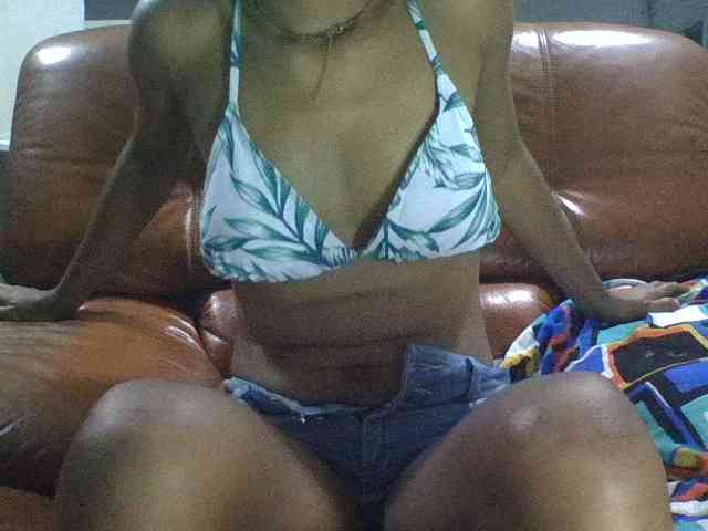Brenda8824 webcam