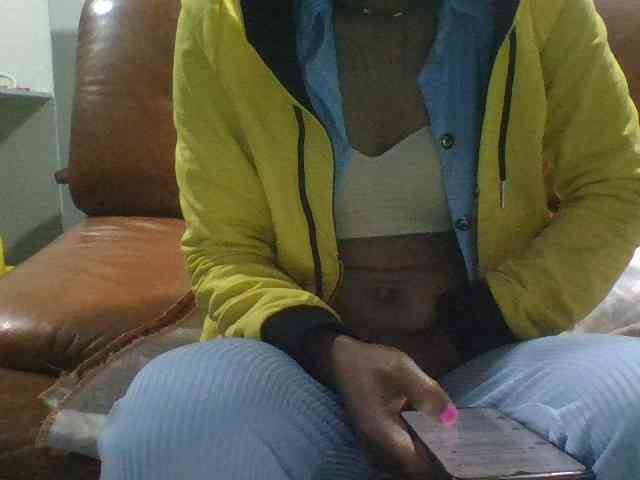 Brenda8824 webcam