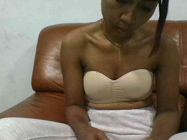 Brenda8824 webcam