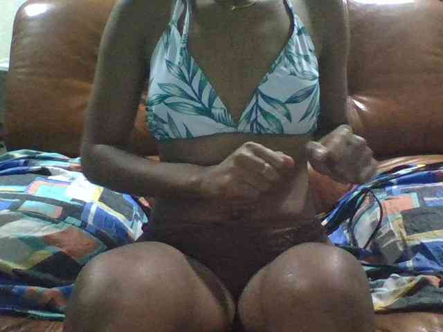 Brenda8824 webcam