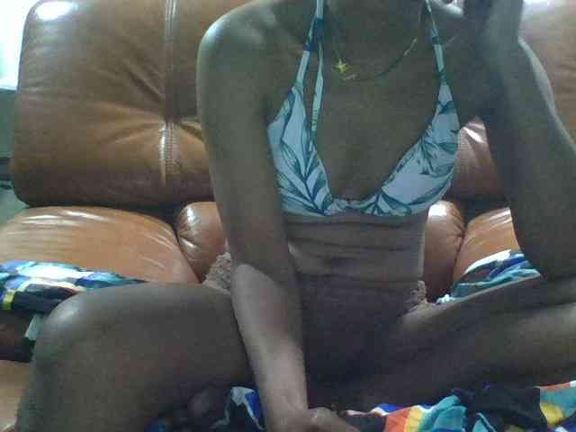 Brenda8824 webcam