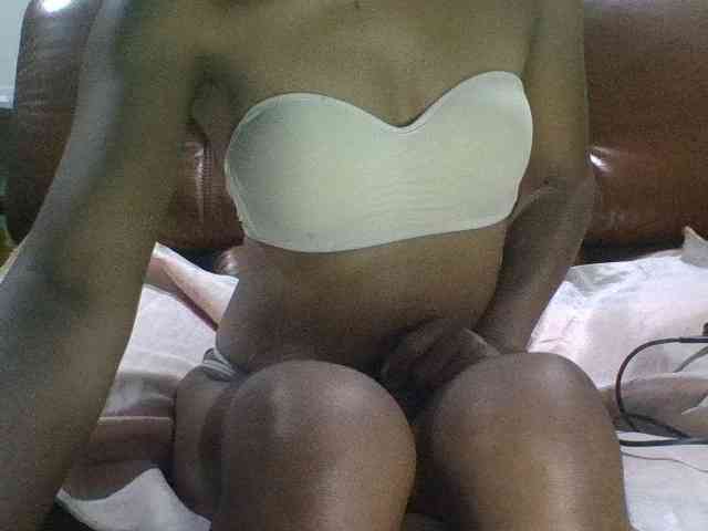 Brenda8824 webcam