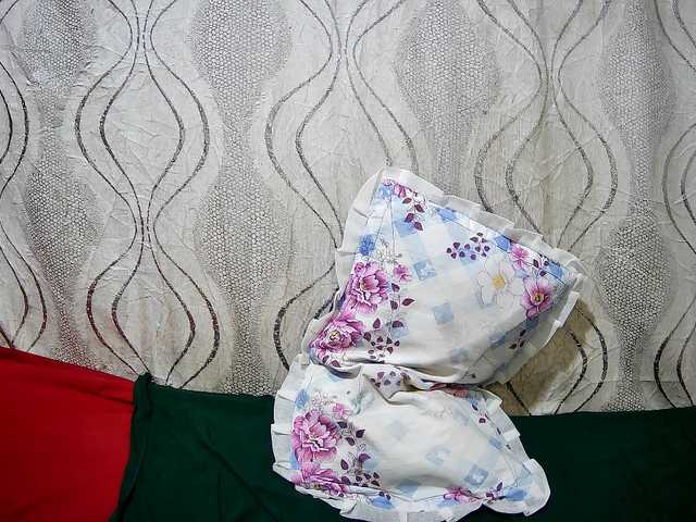 sally-cruz1's BongaCams show and profile