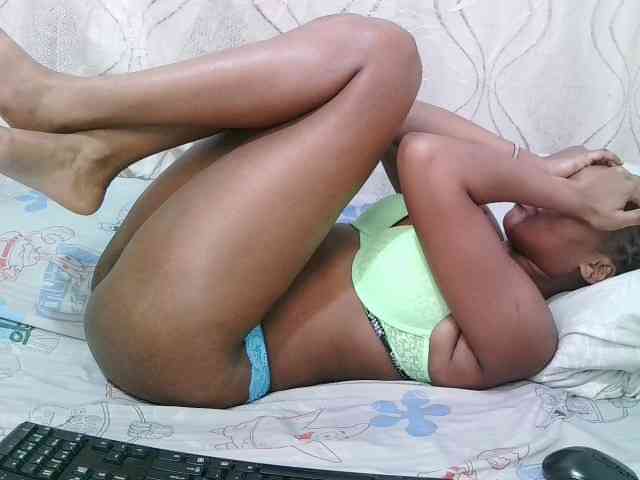 sally-cruz1 webcam