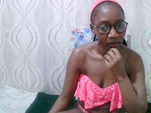 sally-cruz1 webcam