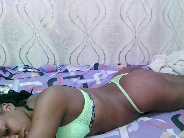 sally-cruz1 webcam
