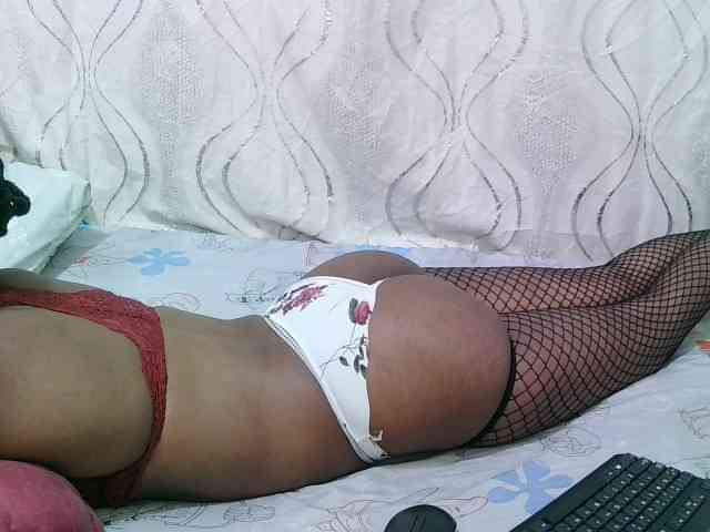 sally-cruz1 webcam