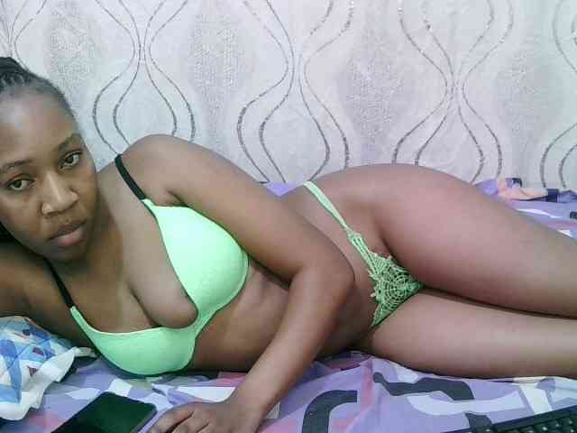 sally-cruz1 webcam