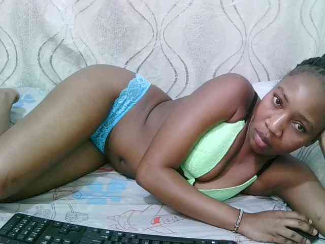sally-cruz1 webcam
