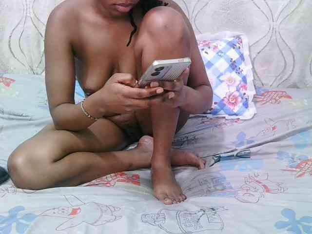 sally-cruz1 webcam