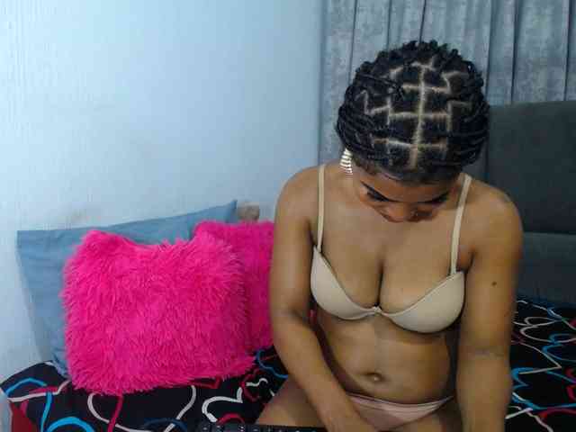 NAUGHTYKITTY2 webcam