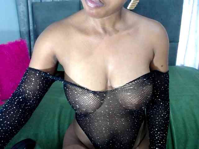 NAUGHTYKITTY2 webcam