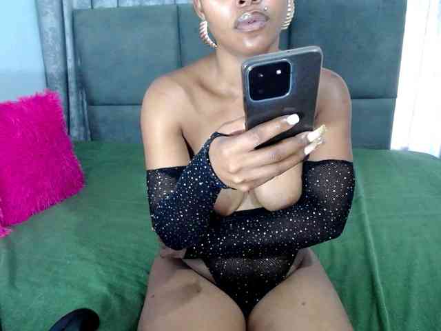 NAUGHTYKITTY2 webcam