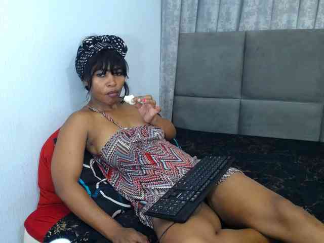 NAUGHTYKITTY2 webcam