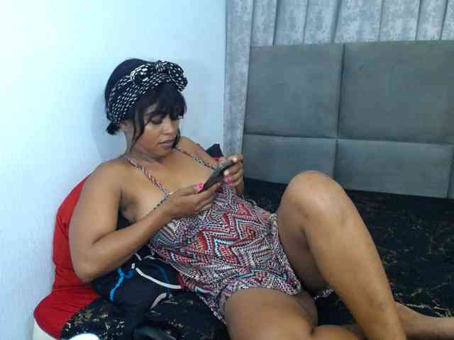 NAUGHTYKITTY2 webcam