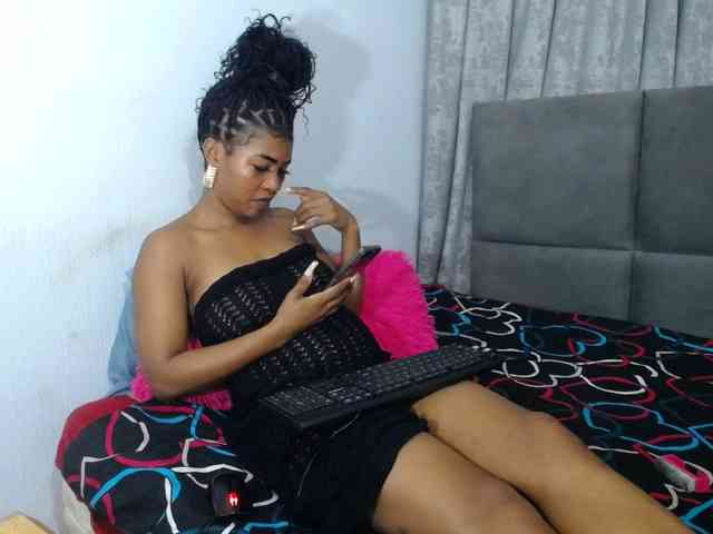 NAUGHTYKITTY2 webcam