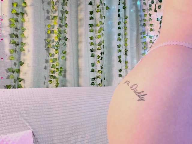 Ashley-Nicks's BongaCams show and profile