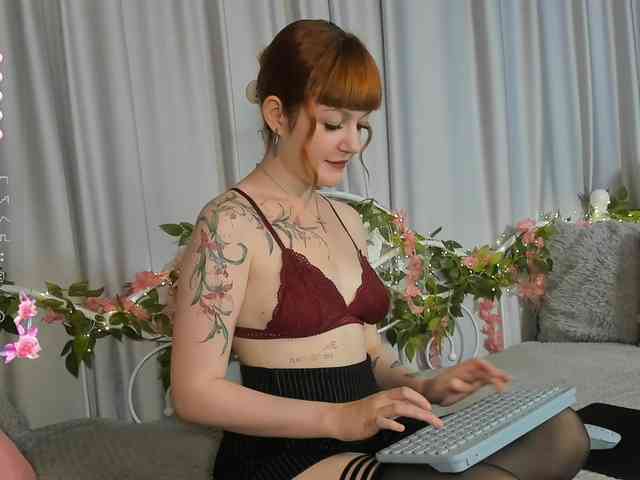 Ashley-Nicks webcam
