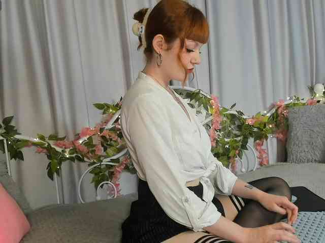Ashley-Nicks webcam