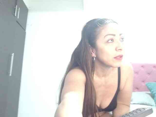 VenusWood Live Webcam on BongaCams