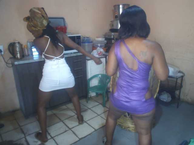 CurvyPear from BongaCams is Freechat