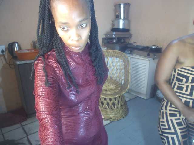 CurvyPear's BongaCams show and profile