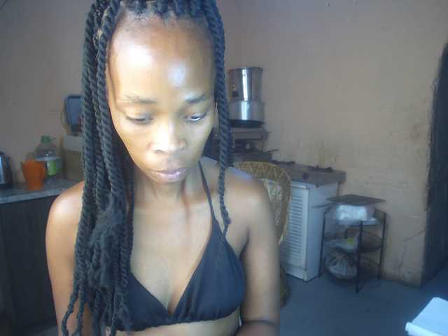 CurvyPear's BongaCams show and profile