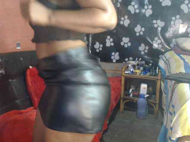 Curvypear webcam