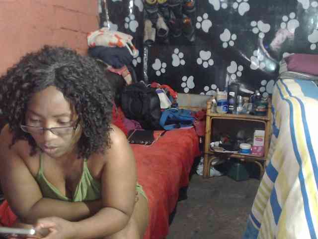 Curvypear webcam