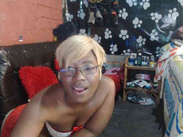 Curvypear webcam