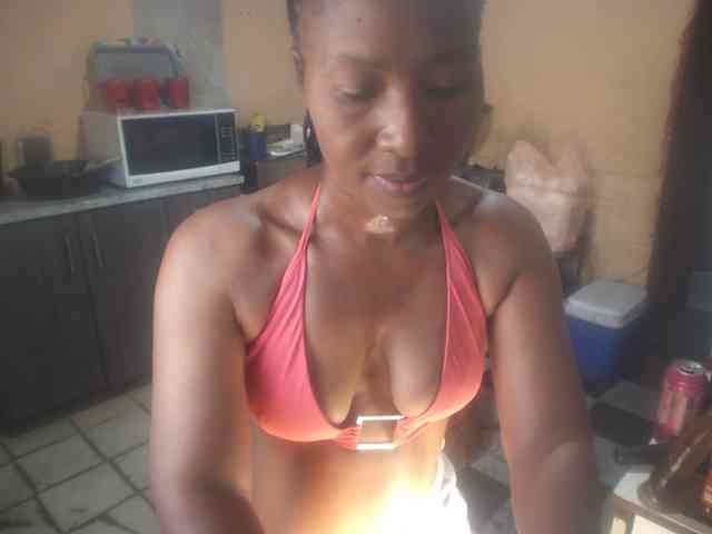 Curvypear webcam
