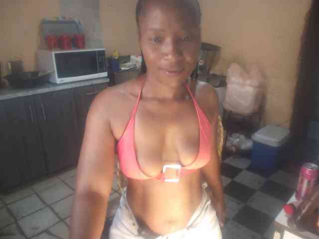 Curvypear webcam