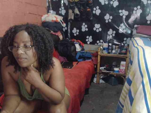 Curvypear webcam