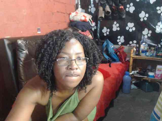Curvypear webcam