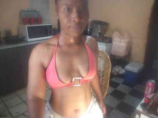 Curvypear webcam