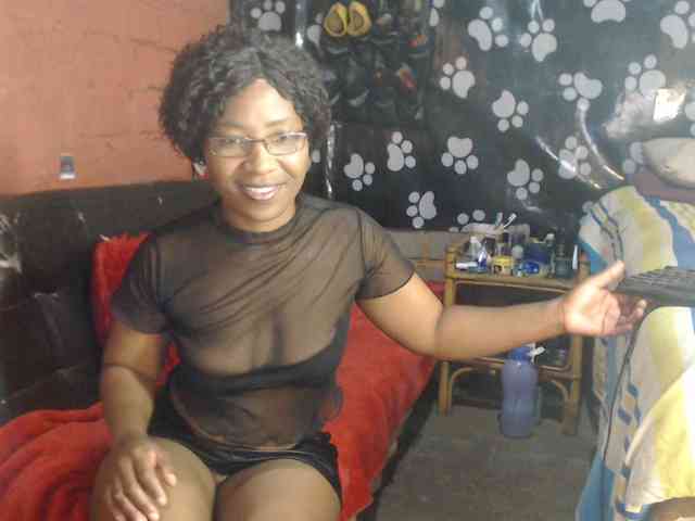 Curvypear webcam