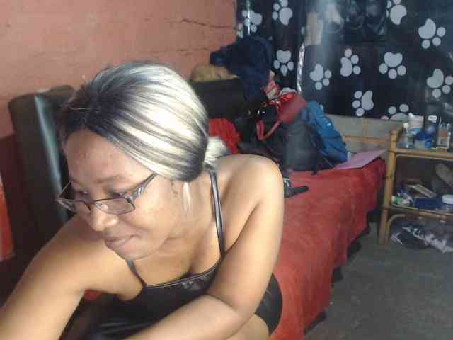 Curvypear webcam