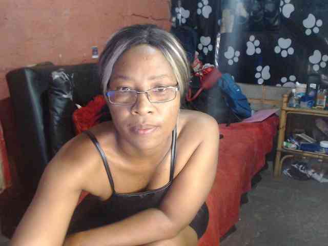 Curvypear webcam
