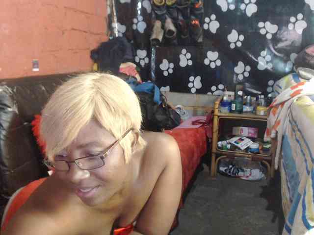 Curvypear webcam