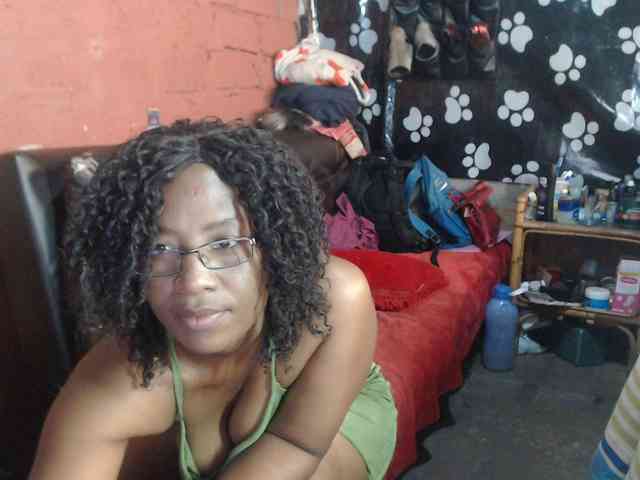 Curvypear webcam