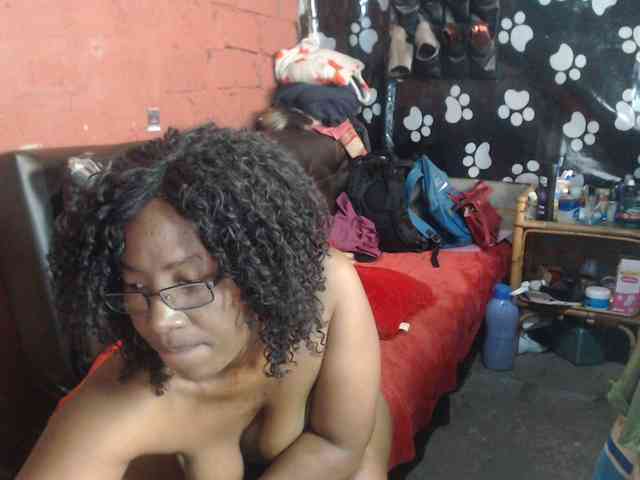 Curvypear webcam