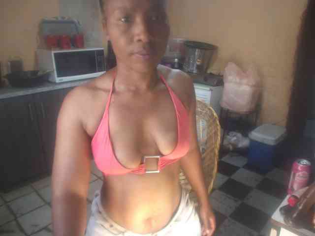 Curvypear webcam