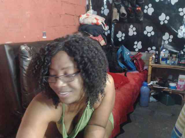 Curvypear webcam