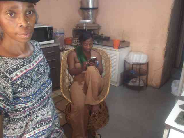 Curvypear Live Webcam on BongaCams