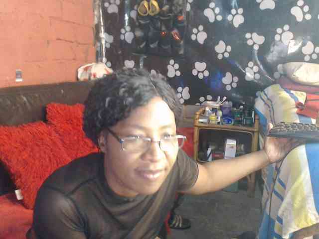 Curvypear webcam
